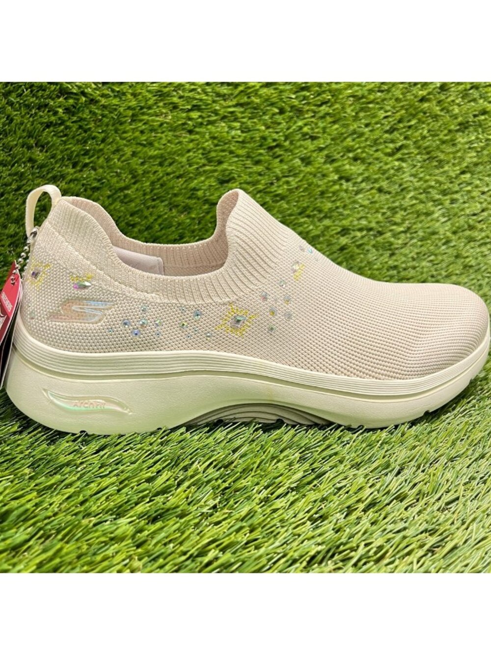 Skechers Go Walk Arch Fit 2.0-Ayla Womens Size 8.5 Beige Running Shoes Sneakers